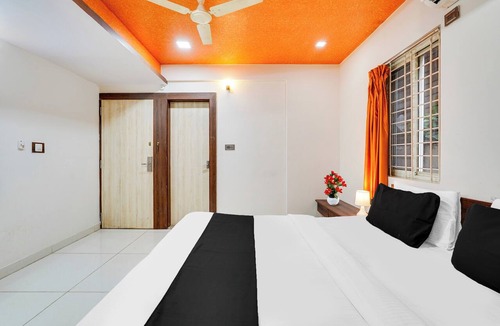 Domlur Hotel | Collection O Bangalore Airport Road