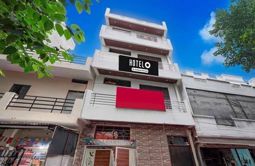 Kanpur House | Collection O Gurdev Metro Station Kanpur