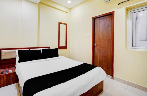 Vadapalani Hotel | Collection O Vadapalani Metro Station Formerly Pineapple Guest House