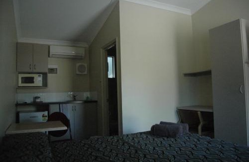 Collie Hotel | Collie Forest Motel