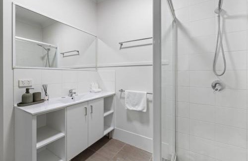 Mount Warren Park House | Comfortable 2 Bedroom Quiet Retreat for Relaxation