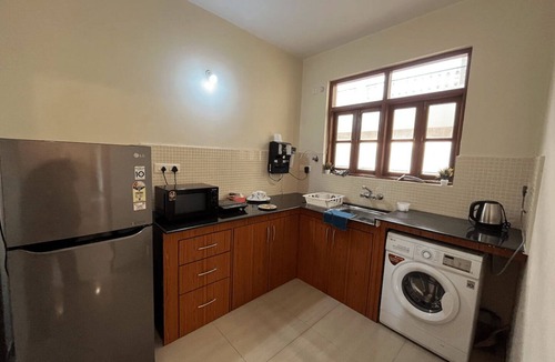 Fatona Apartment | Comfortable 2 BHK with pool Betalbatim Beach