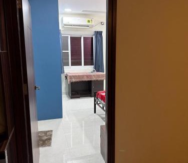 Uppalapadu Bed & Breakfast | Comfortable Private Room in Premium Apartment