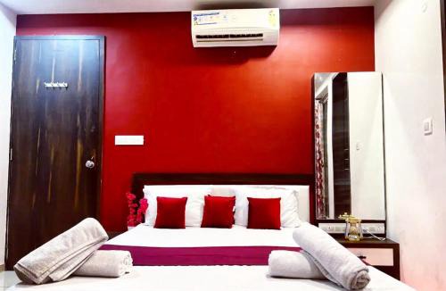Rajkot Apartment | Corporate Penthouse Near Intl Cricket Stadium with Sky Orbit, Pool, AC, Fast WiFi