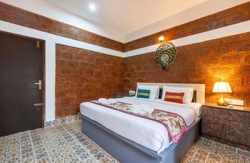 Doddaballapur Villa | Courtyard Banyan Rustic 2 BHK villa with pool, gazebo By ELIVAAS Signature