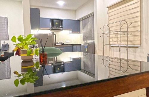 Kakkanad Apartment | Cozy 1-bedroom apartment in charming Kakkanad with AC