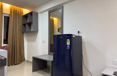 Jagatpura Apartment | Cozy 1-bedroom studio in fantastic Jaipur with AC and fitness room