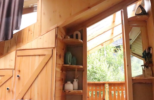 Manali Villa | Cozy, Aesthetic Nature Retreat: Feel Your Soul in the Village Soil