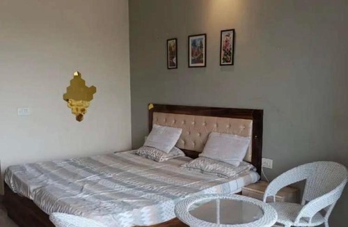 Greater Noida Apartment | Cozy studio