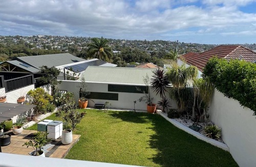 Curl Curl Cottage | Curl Curl beach cottage.