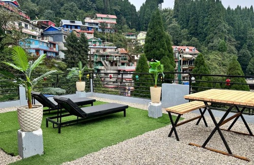 Darjeeling Hotel | Darjeeling Hillside Inn