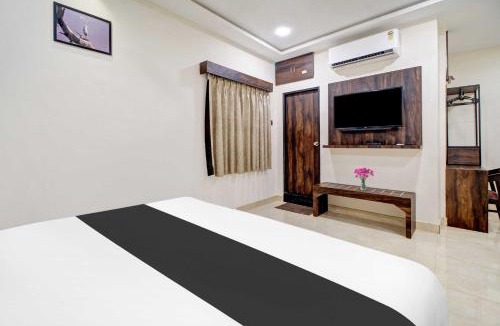 Vijayawada Hotel | [Day Stay - 8 AM to 8 PM] Collection O Vijayawada Sri Subrahmanya Swami Temple