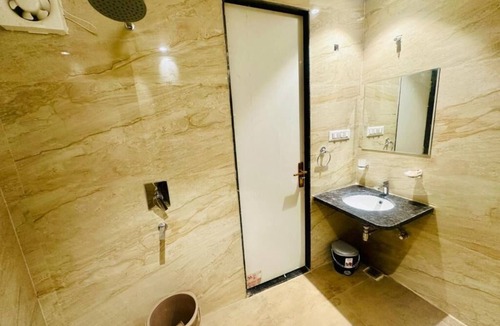 South West Bed & Breakfast | DD Green Residency- a bed & breakfast in peaceful New Delhi with AC