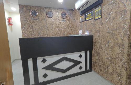 Santacruz Hotel | Deluxe Residency Nr- Mumbai International Airport
