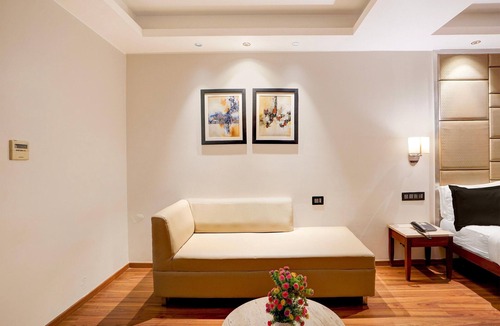 Kadubeesanahalli House | Deluxe With Twin Bed ORR Marathahalli