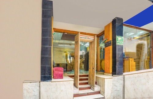 Paharganj House | Deluxe with Twin BedPaharganj Near Railway