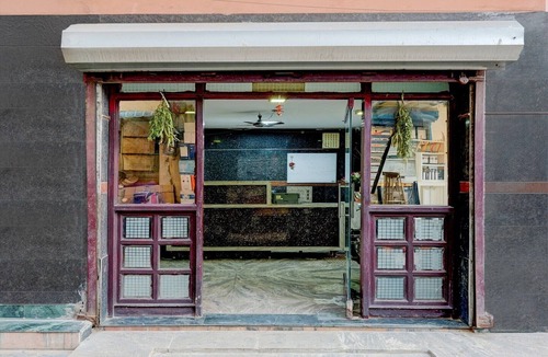 Central Chennai House | DeluxeAnnakilly Tower Guest House