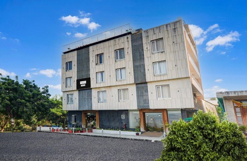 Udaipur District House | DeluxeGoverdhan Villas