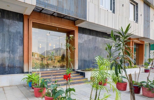 Udaipur District House | DeluxeGoverdhan Villas