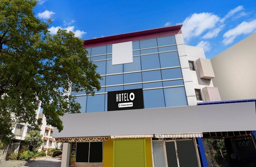 Nashik Road House | DeluxeHotel O Nashik Near Vijay Mamta Theatre