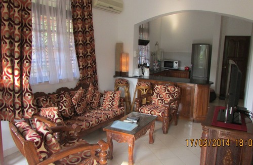 Varca House | Detached 2 Bedroom 2 Bathroom Poolside Beach Bungalow 200 meters from VarcaBeach
