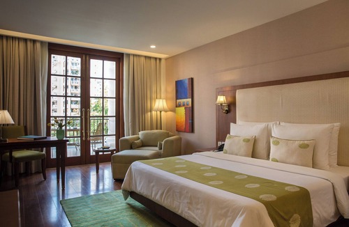 DLF Phase 5 Hotel | DLF Club 5