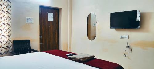 Tirupati Hostel | Dream Hill View Rooms