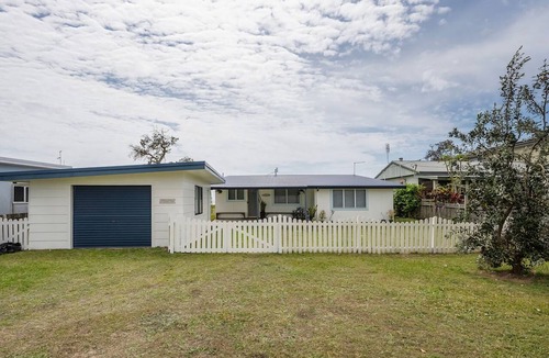 Brooms Head Apartment | Driftaway- Absolute Beach Front- Stone Real Estate Yamba