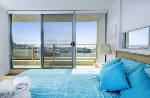 Forster Apartment | Ebbtide 2 - On Main Beach!