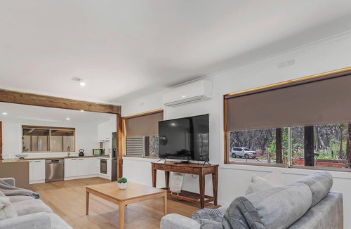 Echuca House | Echuca 265 - Your Rustic Retreat with Pool