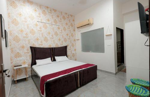 Agra Villa | Elegant 6 Bedroom Homestay Near Taj Mahal - Vegetarian