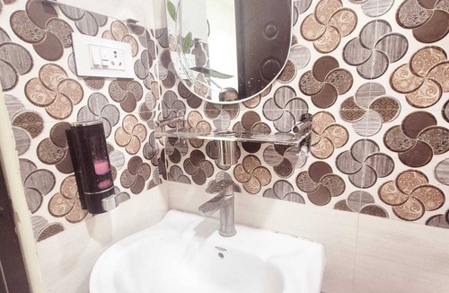 Hyderabad Apartment | Elite 3bhk apartment, AC, by silverskyhomestay.