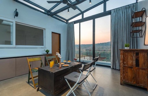 Igatpuri Villa | ELIVAAS Signature White House 3 BHK Villa With panoramic Hill Views, Glass Room, Outdoor Pool & Dam nearby