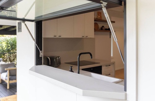 Emerald Beach House | Emerald Beach | Retro 3BR Retreat
