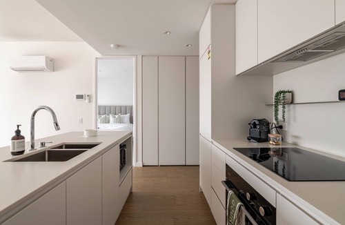 Moonee Ponds Apartment | Executive Apartment- Winx Trackside