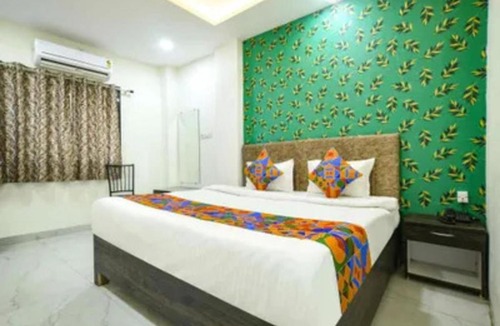 Indore Hotel | FabHotel Devs Inn