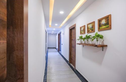 Sector 27 Hotel | FabHotel F9 Noida Sector 27