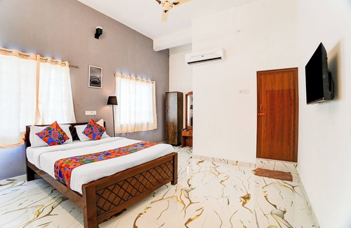 Porur Hotel | Fabhotel Redmoon Residency Elite - Nr Sri Ramachandhra University