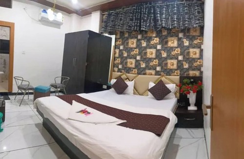 Dewas Hotel | Fabhotel Rk
