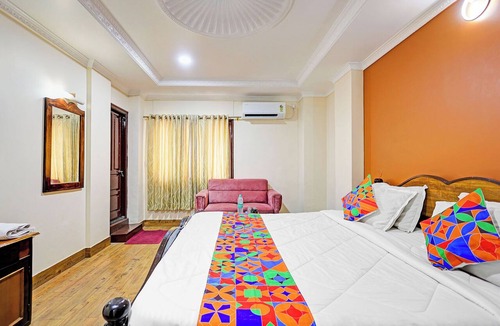 Bengaluru Hotel | FabHotel Royal Grand Residency - Indiranagar