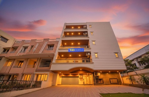 East of Kailash Hotel | Fabhotel The Hide Away