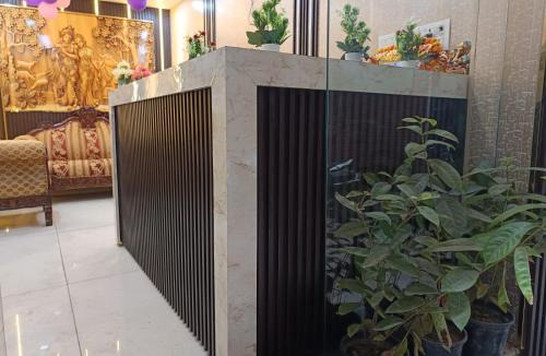 Nizamuddin East Hotel | Family Hotel Near Nizamuddin Gate No 4