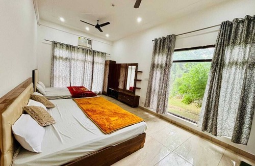 Gurugram House | Fantastic 5-bedroom farmhouse in Gurugram for a relaxing stay