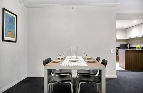 St. Leonards Apartment | Fantastic Building Facilities, Close to Everything - FW206