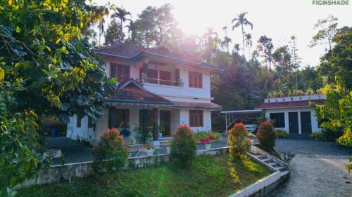 Sulthan Bathery House | FIG & SHADE-Private Hill-view -Serene Hill Retreat