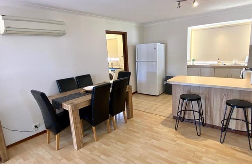 East Bunbury House | Forrest Holiday Unit Bunbury