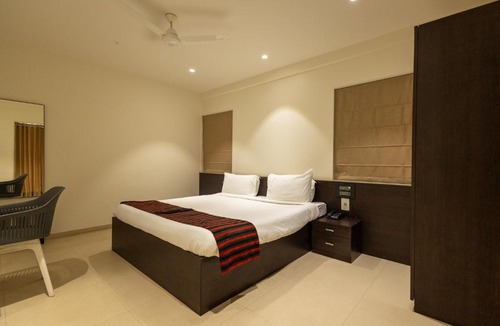 Nashik Hotel | Freesia Residency by Express Inn