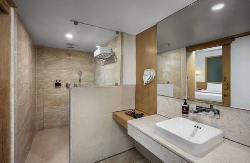 Shenoys Hotel | Ginger Kochi MG Road