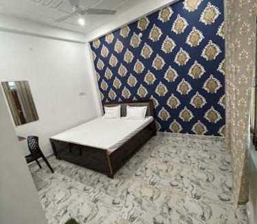 Faizabad Hotel | Goroomgo Ayodhya Dham Guest House Ayodhya