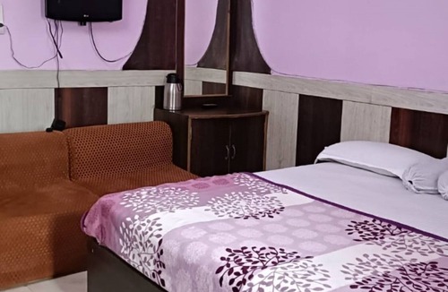 Sitarganj Hotel | Goroomgo Shri Hari Uttarakhand